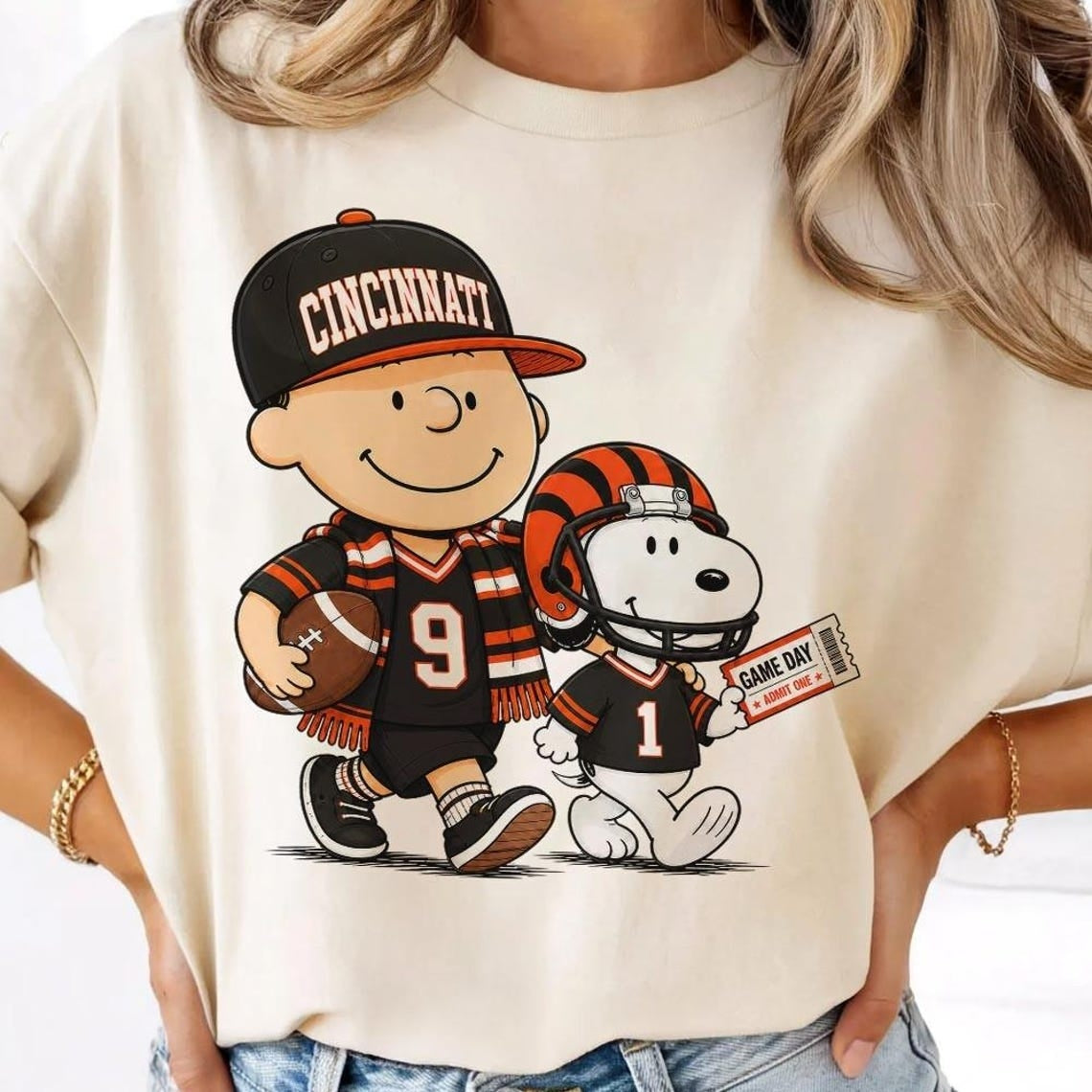 Las Vegas Raiders Snoopy Charlie Brown Vintage Football Graphic T-Shirt