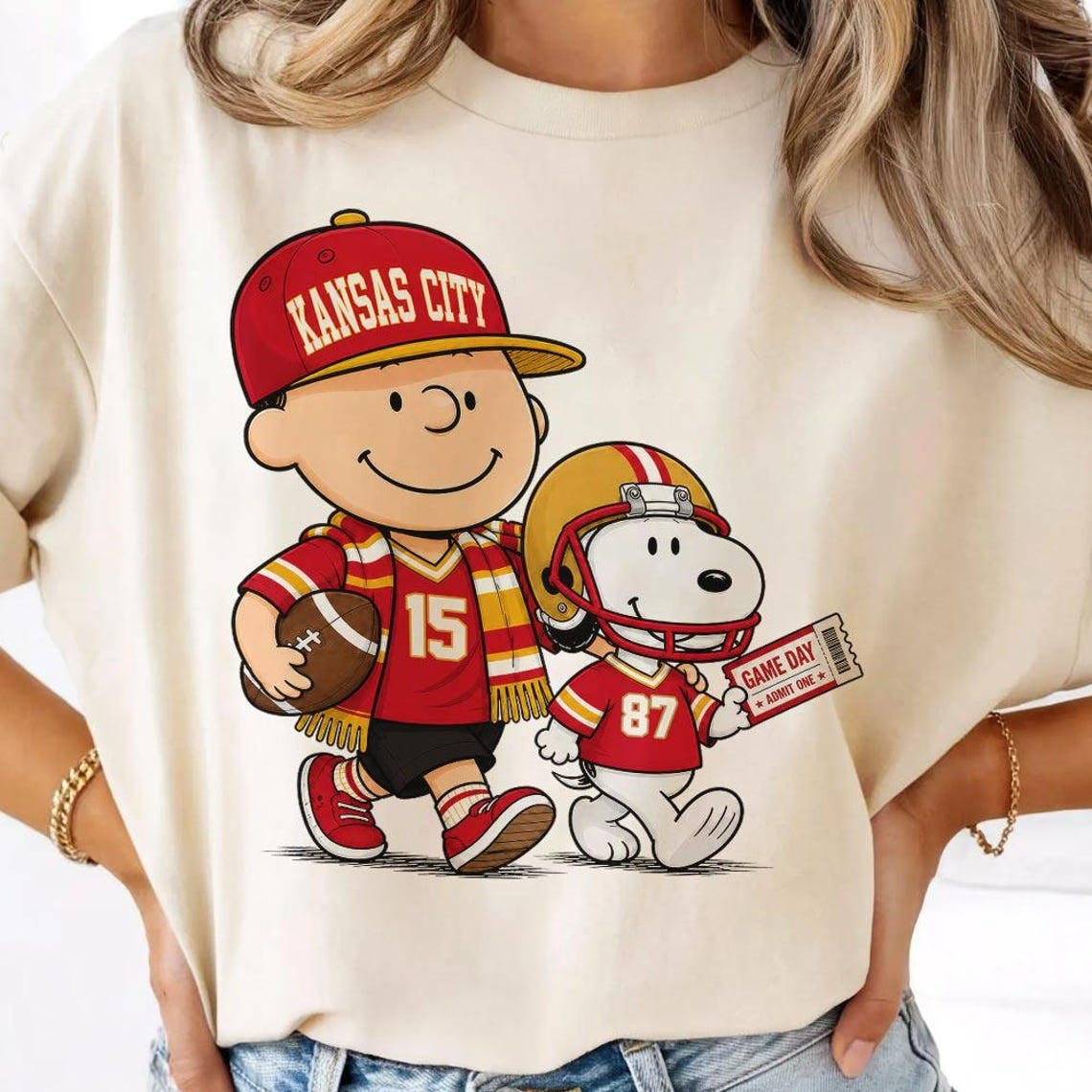 Kansas City Chiefs Snoopy Charlie Brown Vintage Football Graphic T-Shirt