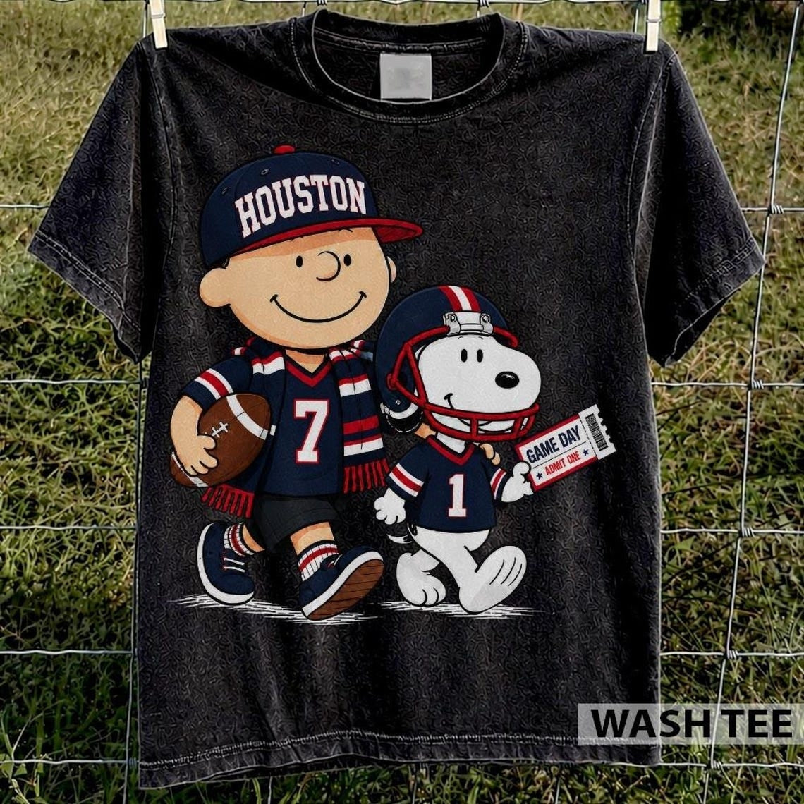 Houston Texans Snoopy Charlie Brown Vintage Football Graphic T-Shirt