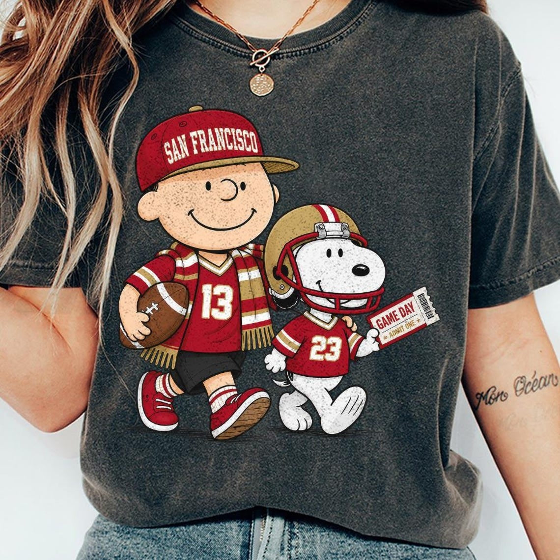 San Francisco 49ers Charlie Brown Snoopy Vintage Football Graphic T-Shirt