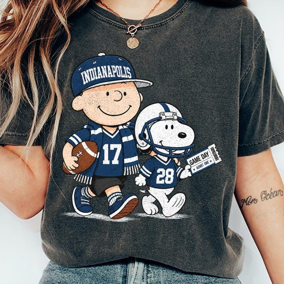 Indianapolis Colts Snoopy Charlie Brown Vintage Football Graphic T-Shirt