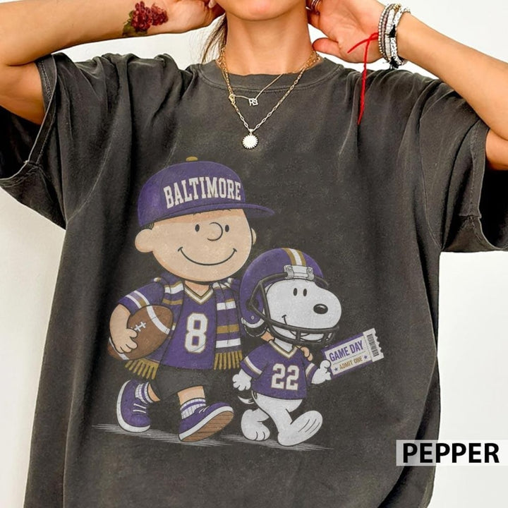 Baltimore Ravens Snoopy Charlie Brown Vintage Football Graphic T-Shirt