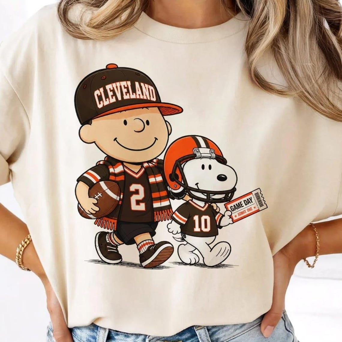 Cleveland Browns Snoopy Charlie Brown Vintage Football Graphic T-Shirt