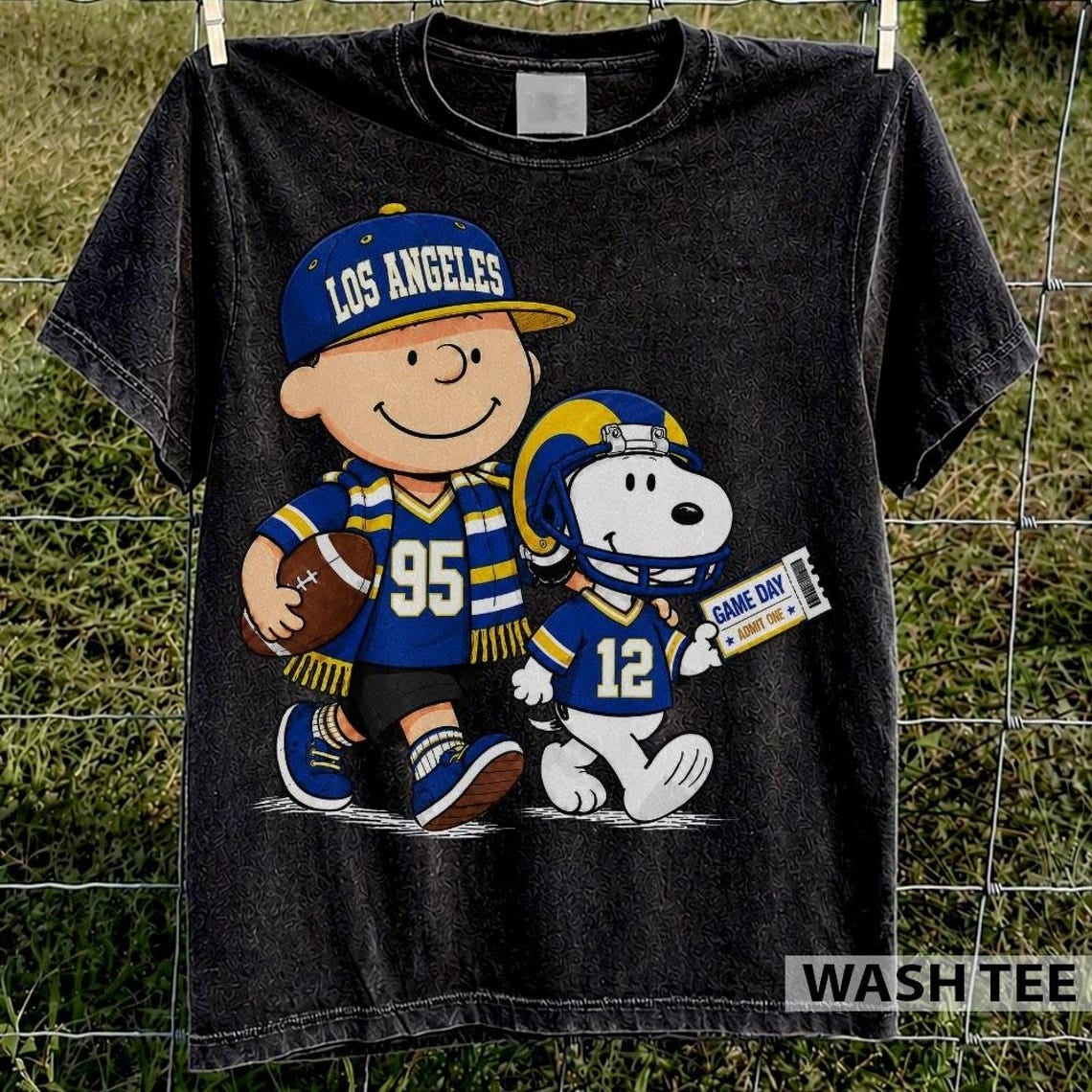 Los Angeles Rams Snoopy Charlie Brown Vintage Football Graphic T-Shirt