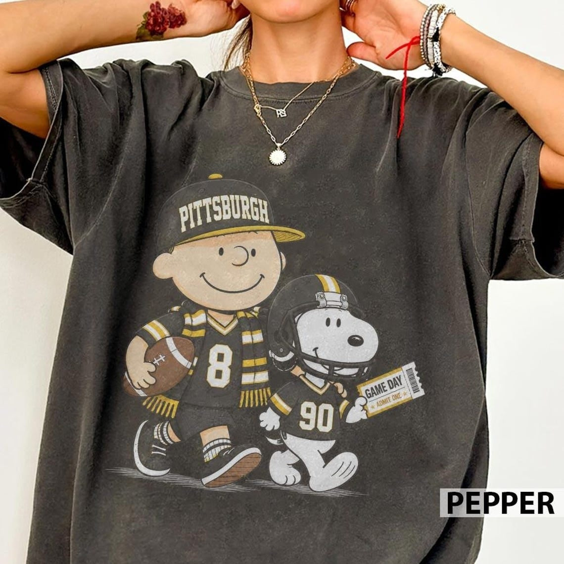 Pittsburgh Steelers Snoopy Charlie Brown Vintage Football Graphic T-Shirt