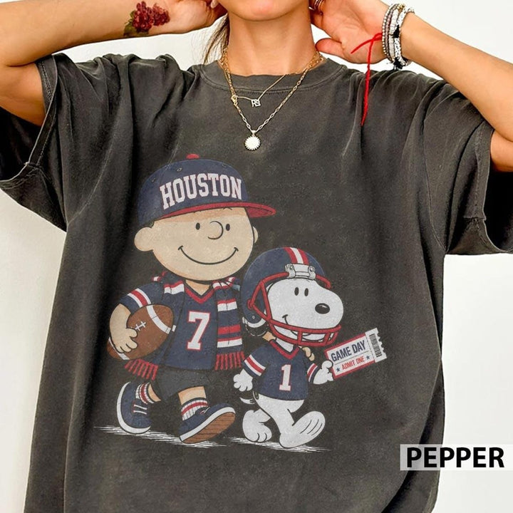 Houston Texans Snoopy Charlie Brown Vintage Football Graphic T-Shirt