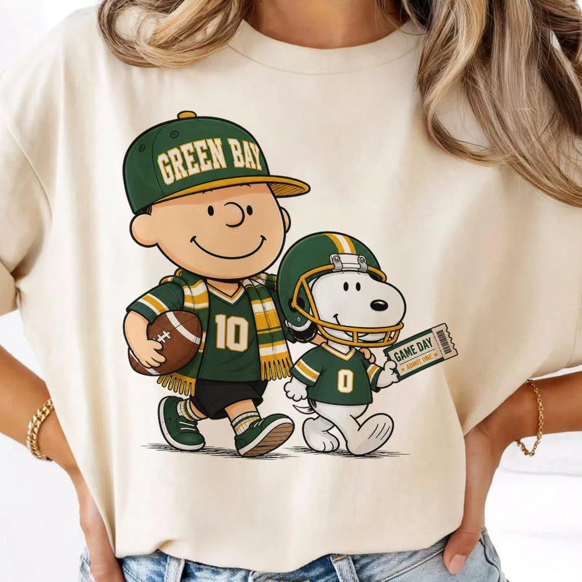 Green Bay Packers Snoopy Charlie Brown Vintage Football Graphic T-Shirt